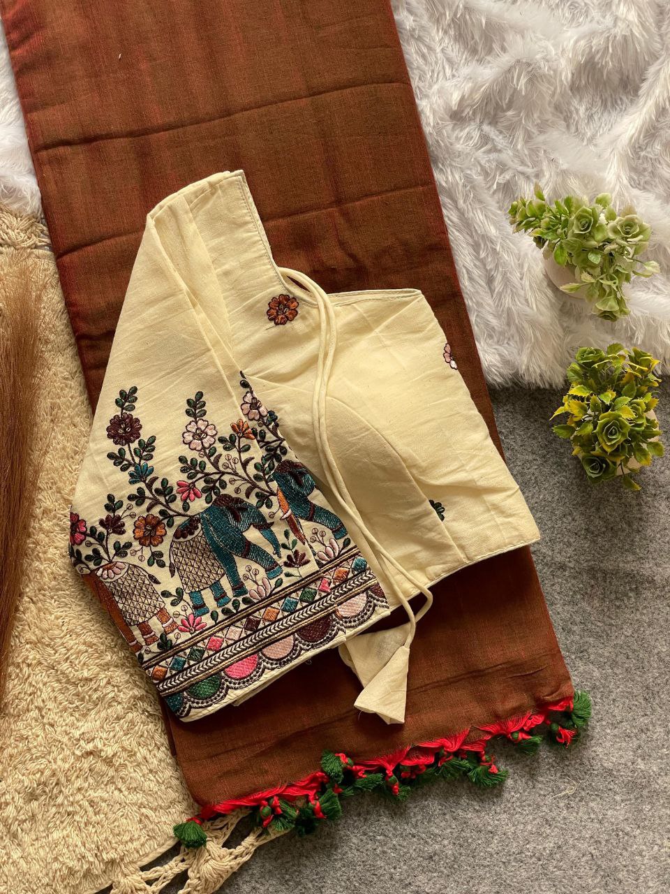 Elegant Cotton Saree Set with Ready Blouse With Bird and Floral Embroidery