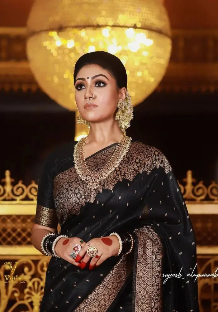 Elegant Black Kanjivaram Silk Saree with Rich Gold Zari Work – Traditional Bridal Wear