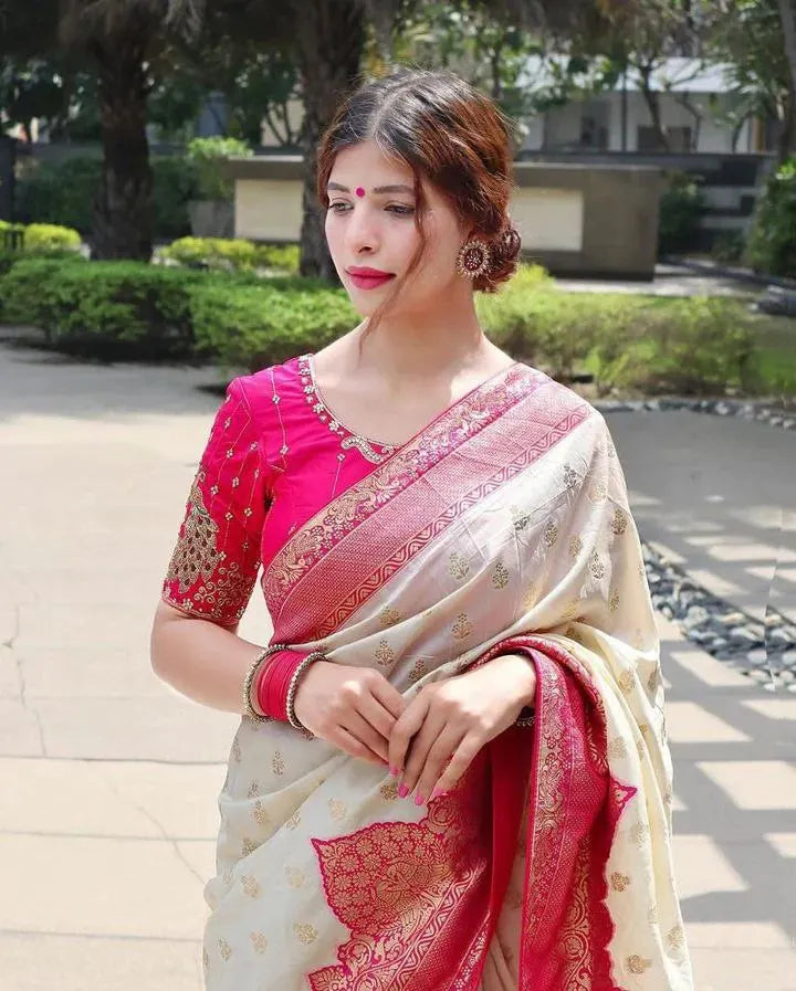 Traditional Silk Saree with Intricate Peacock Zari Border and Rich Pallu – Perfect for Weddings & Festive Wear